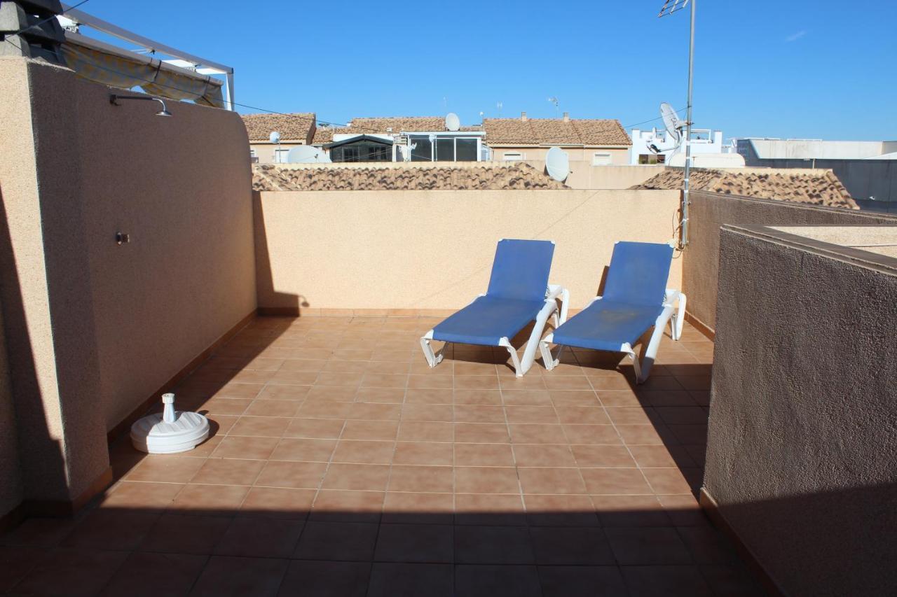 Bungalow With 2 Bedrooms And Roof Terrace In The Center Of La Zenia. Free Wifi. Orihuela Eksteriør billede
