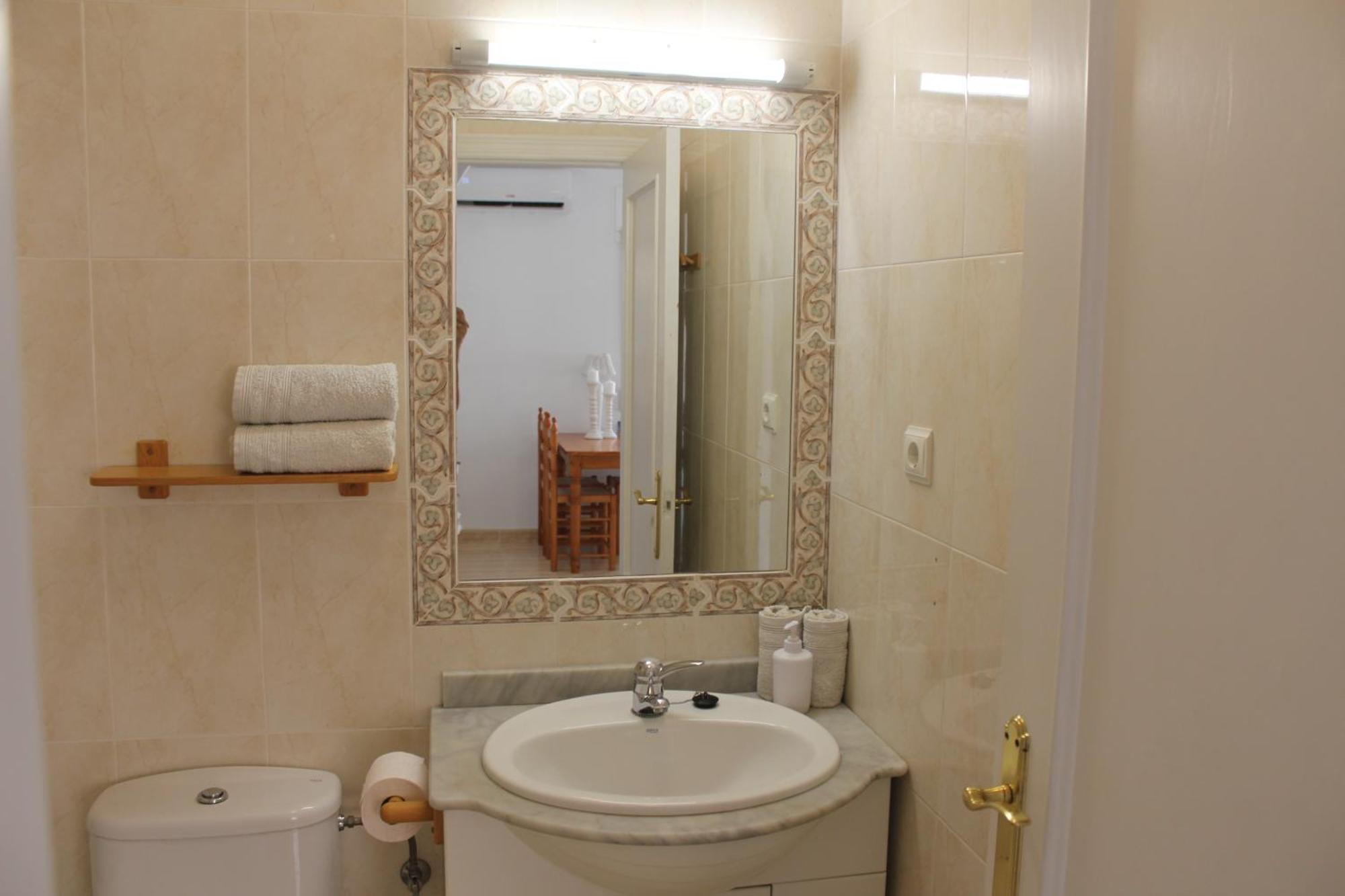 Bungalow With 2 Bedrooms And Roof Terrace In The Center Of La Zenia. Free Wifi. Orihuela Eksteriør billede