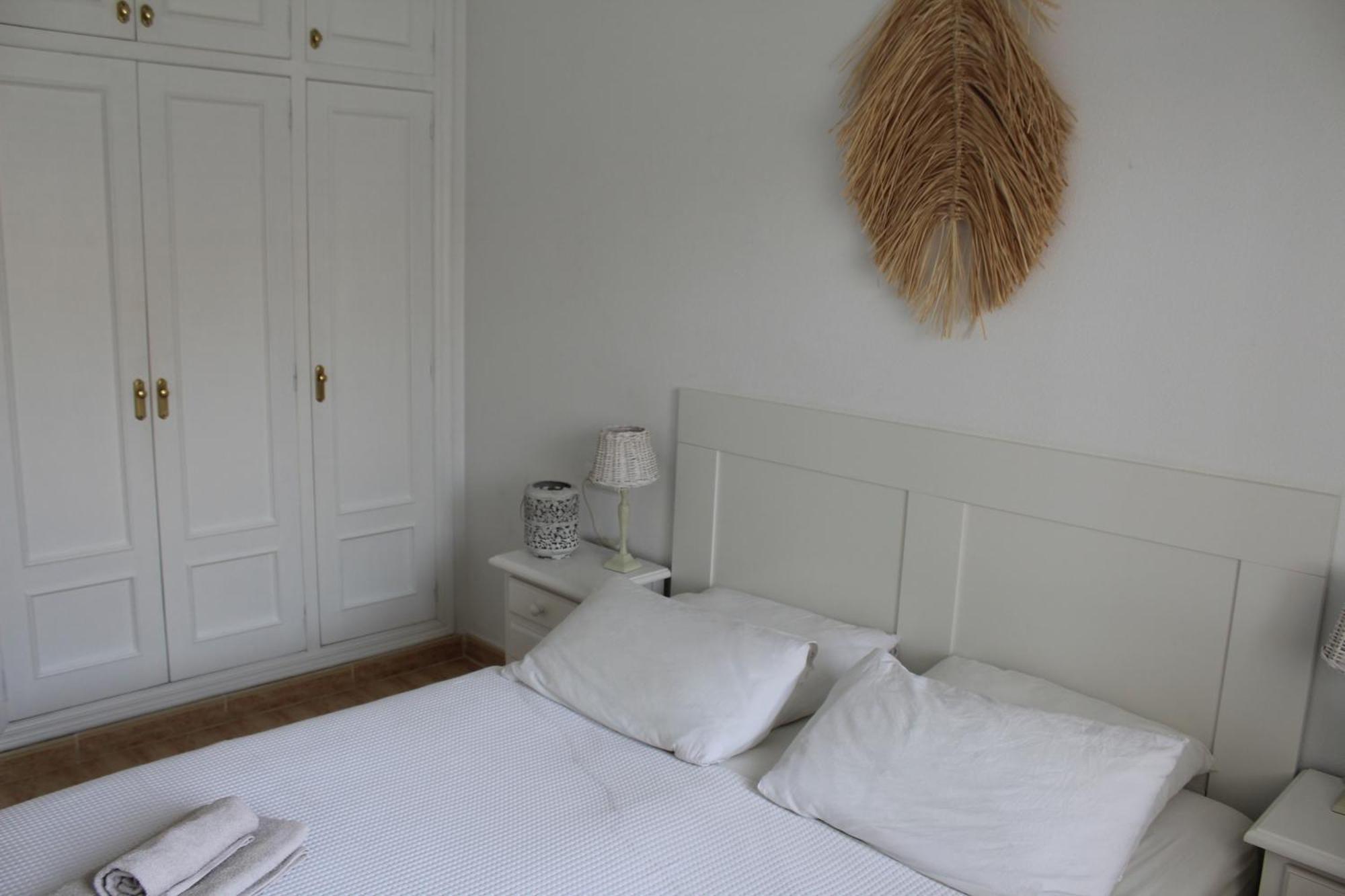 Bungalow With 2 Bedrooms And Roof Terrace In The Center Of La Zenia. Free Wifi. Orihuela Eksteriør billede