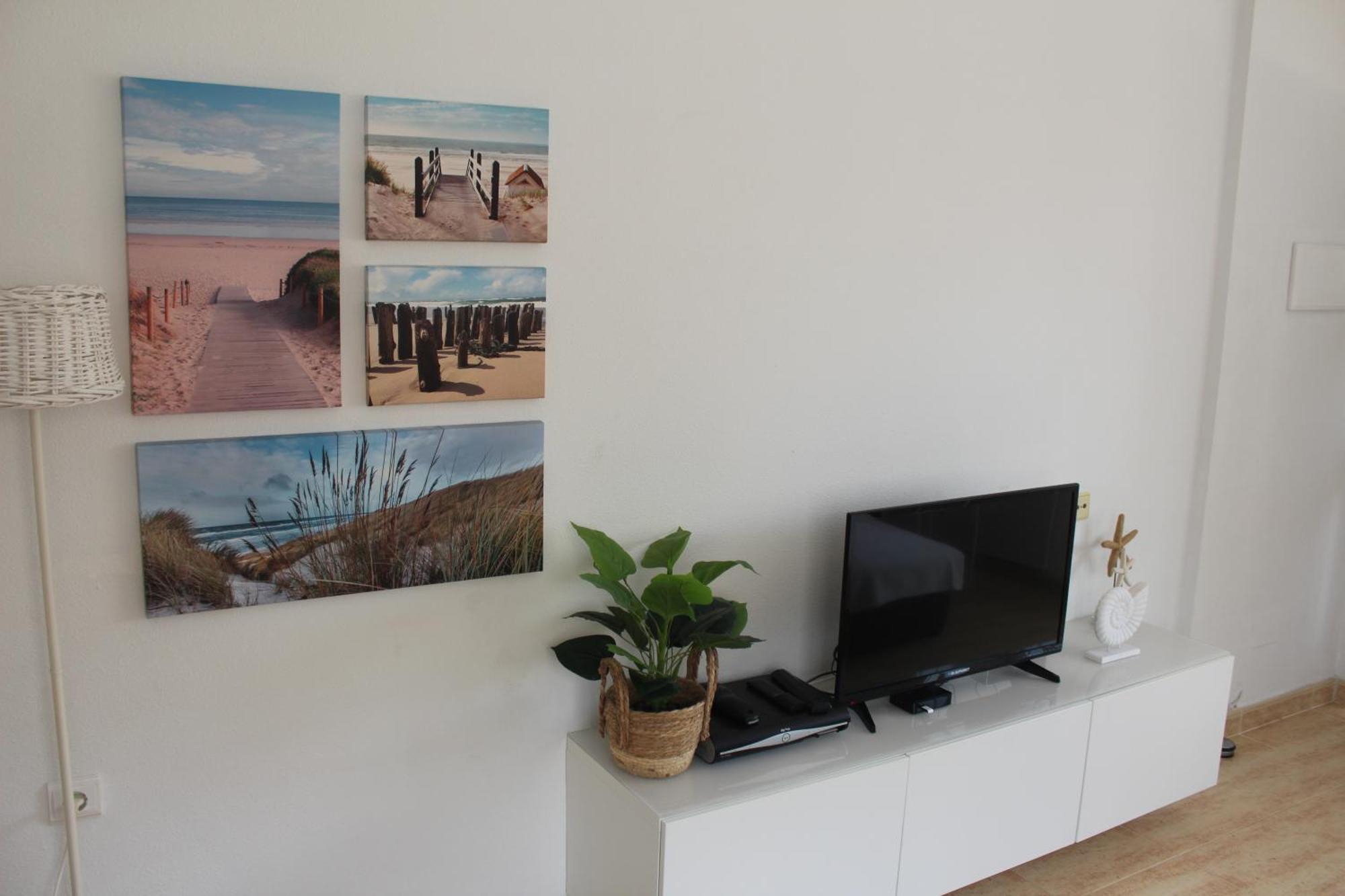 Bungalow With 2 Bedrooms And Roof Terrace In The Center Of La Zenia. Free Wifi. Orihuela Eksteriør billede
